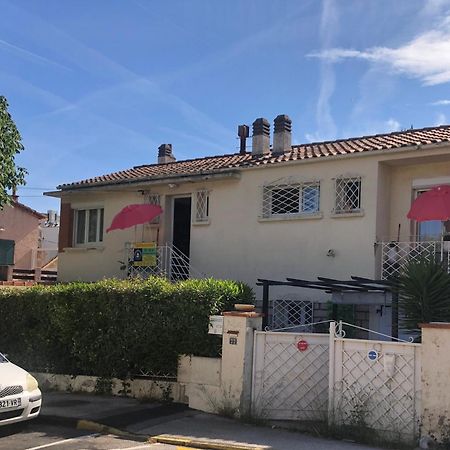 Votre Sejour A Sanary Dans Bas De Villa Avec Terrasse Vegetalisee Et Abritee Exposition Est Sud Ouest A 400M Du Centre Ville En Zone Pietonne Ou Tout Peut Se Faire A Pied サナリー・シュル・メール エクステリア 写真