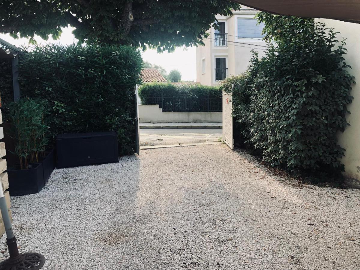 Votre Sejour A Sanary Dans Bas De Villa Avec Terrasse Vegetalisee Et Abritee Exposition Est Sud Ouest A 400M Du Centre Ville En Zone Pietonne Ou Tout Peut Se Faire A Pied サナリー・シュル・メール エクステリア 写真